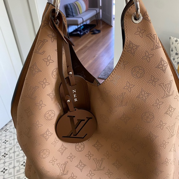 Louis Vuitton Tan Mahina Carmel Hobo Bag - Picture 2 of 8